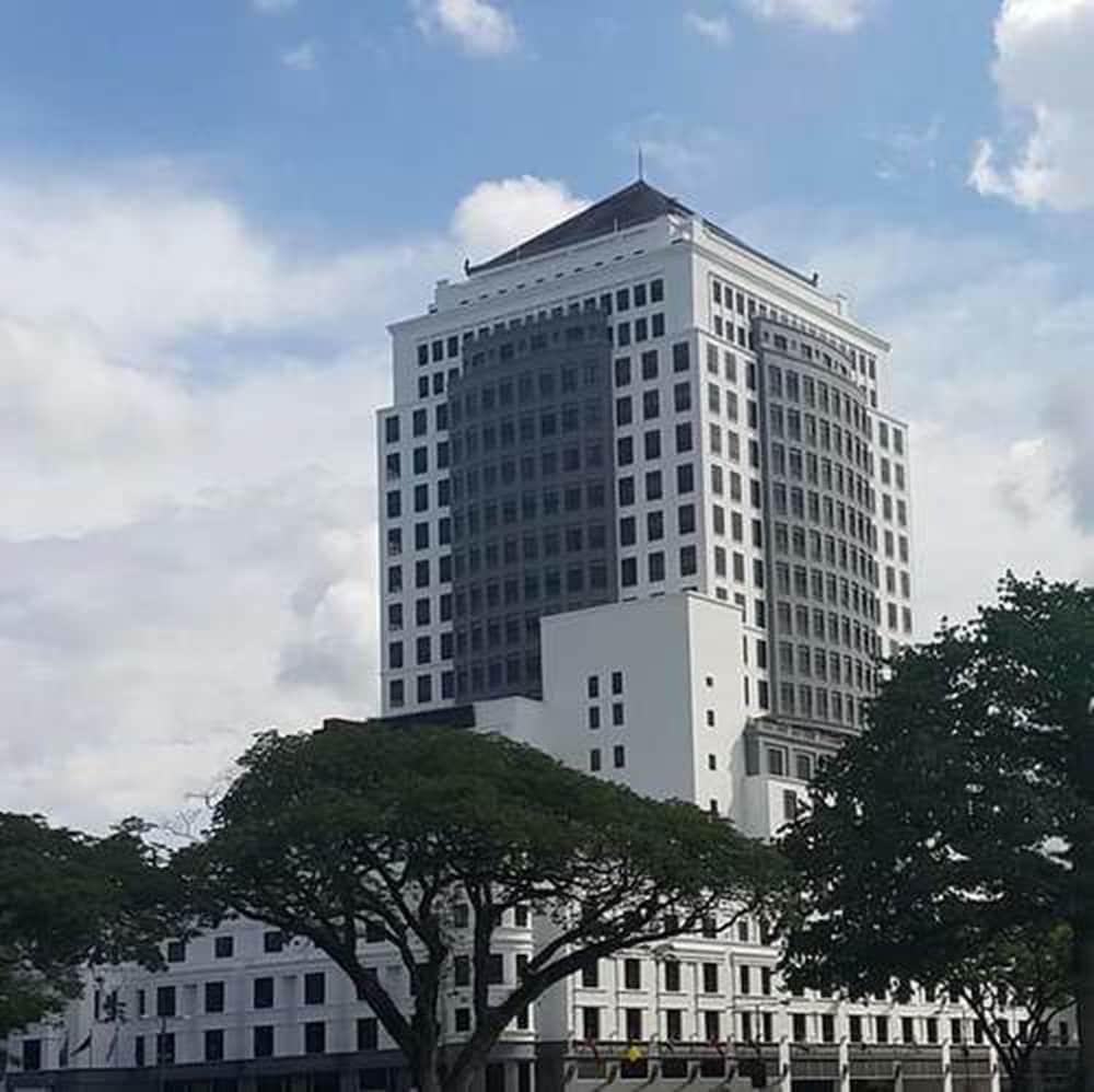 Merdeka Palace Hotel&Suites Kuching Exterior foto